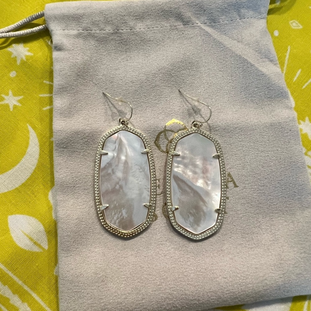 Kendra Scott Danielle Earrings